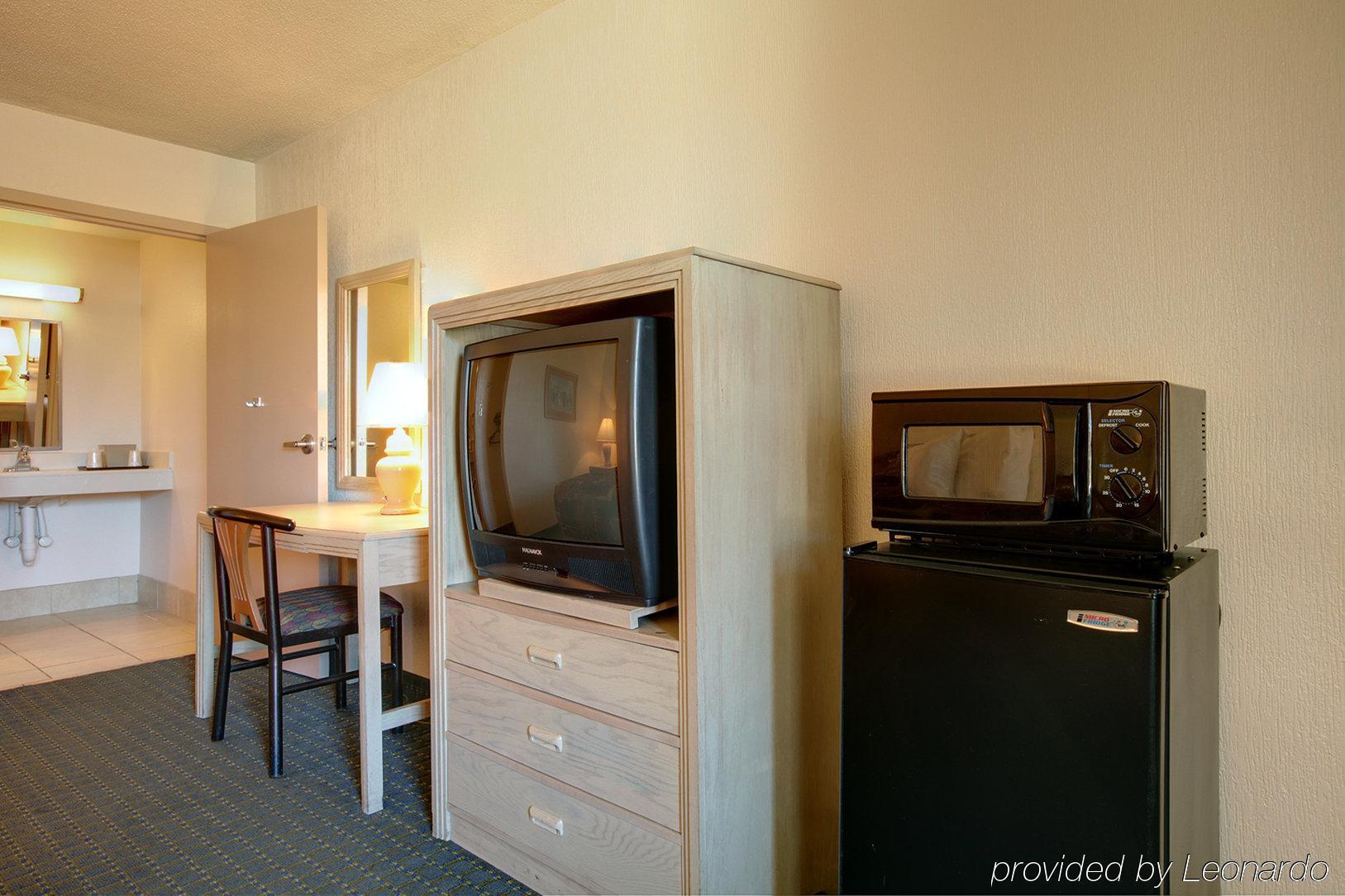 Rest And Relax Inn Ferry Pass Room photo