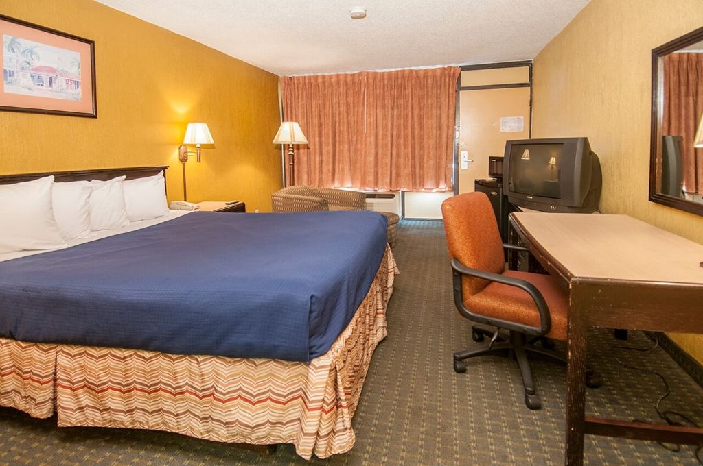 Rest And Relax Inn Ferry Pass Room photo