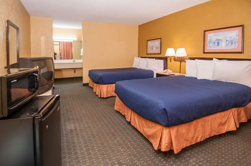 Rest And Relax Inn Ferry Pass Room photo