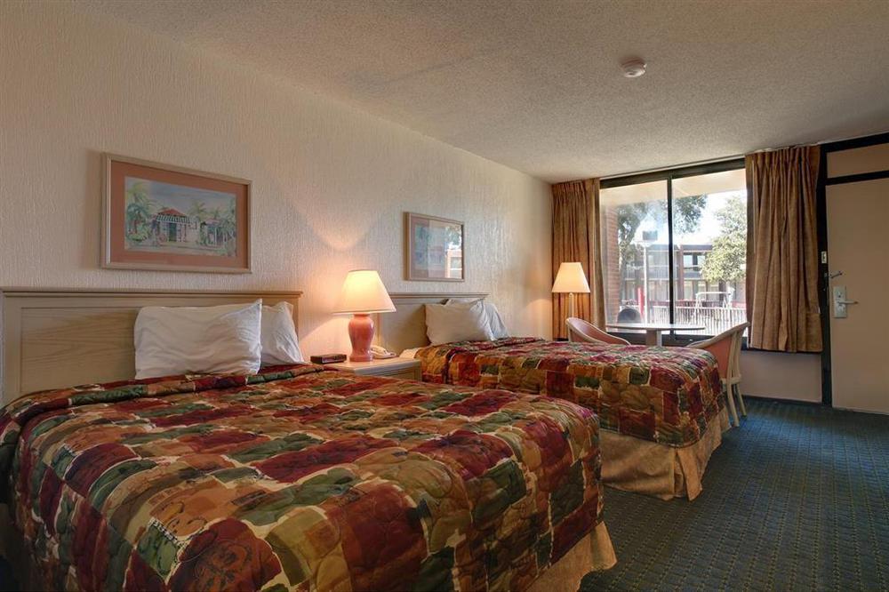 Rest And Relax Inn Ferry Pass Room photo